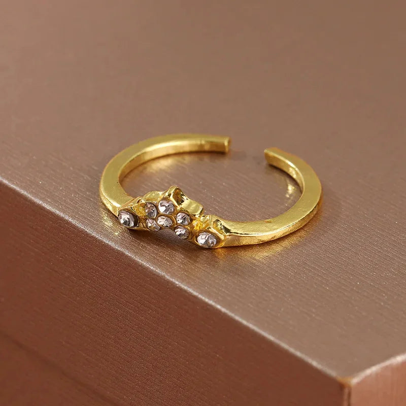 AMORA Set Femme 5 Pièces · Montre Dorée + 4 Bijoux Cœur Sertis - CD
